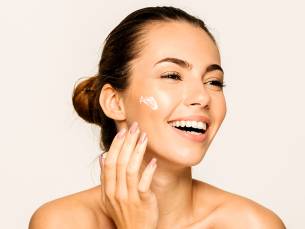 Gezichtsbehandeling naar keuze (45, 60 of 75 min) of gezichtsmassage