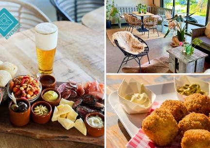 Borrelplank voor 2 personen of bittergarnituur (12 stuks) + drankje bij Riverside Outdoor & Events