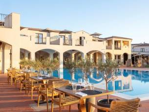 Curio Collection by Hilton Mangias Santa Teresa