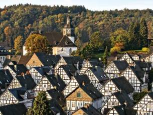 ???? MEGA LAST MINUTE 3=2 | 4-daagse vakantie naar Sauerland nabij Winterberg! Hotel met ZWEMBAD incl. ontbijt, ijsje & GRATIS parkeren en meer!
