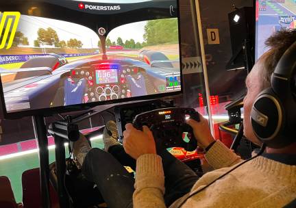 Formule 1-simulator (30, 60 of 90 min) of Motion GT SIM (30 of 60 min)