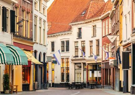 4*-Fletcher hotel met zwembad in Hanzestad Zutphen bij de Veluwe incl. ontbijt en NS treinretour