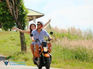 E-chopper of scooter tocht door het Heuvelland