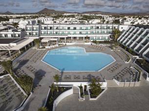 8 daagse vliegvakantie naar Radisson Blu Resort Lanzarote in costa teguise, canarische eilanden