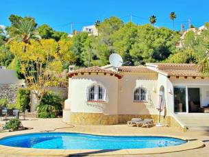 Villa's Moraira met priv&eacute;zwembad - inclusief huurauto