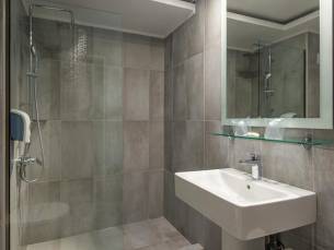 Hotel Peninsula Resort & Spa