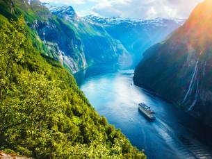 Vertrek 14 maart! | 8-daagse cruise naar de PARELS van Noorwegen! Vaar vanaf Bremerhaven mee naar &Aring;lesund, Nordfjordeid, Bergen & Stavanger o.b.v. premium all-Inclusive