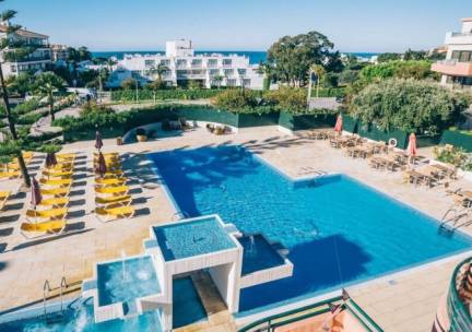 5*-hotel nabij het strand van Praia da Oura in de Algarve incl. vlucht