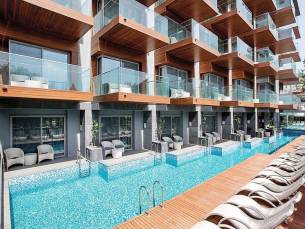 Doubletree By Hilton Kusadasi