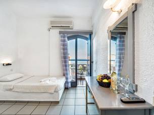 Iro Hotel