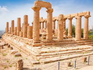 Verken het prachtige Sicilië vanuit een 4*-zeezicht hotel in Agrigento met de huurauto! Incl. vlucht en ontbijt