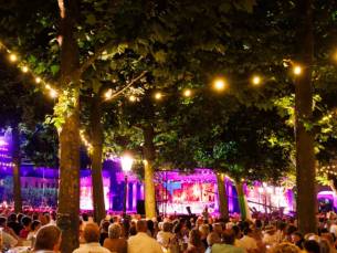 Concert André Rieu 2026 vanaf het terras van de Sociëteit op het Vrijthof in Maastricht met een verblijf in Valkenburg