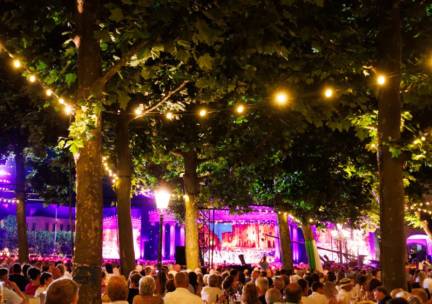 Concert André Rieu 2026 vanaf het terras van de Sociëteit op het Vrijthof in Maastricht met een verblijf in Valkenburg