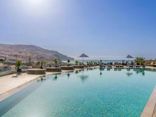 The Views Ba&iacute;a