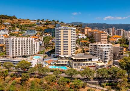 ????Ol&aacute; Madeira! Geniet van een zonvakantie in Funchal op het Portugese bloemeneiland Madeira incl. vlucht en o.b.v. logies, ontbijt, halfpension of volpension!