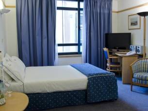 VIP Executive Eden Aparthotel