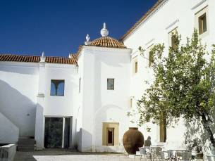Pousada Convento Arraiolos - Historic Hotel