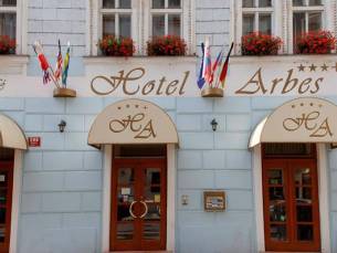 Arbes