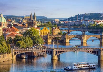 Geniet van Praag, de gouden stad: Stedentrip incl. vlucht, ontbijt & luxe 4*-hotel met zwembad en sauna!