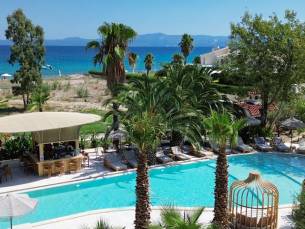 Nusa Suites & Villas