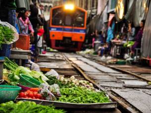 Damnoen Saduak & Maeklong treinmarkt