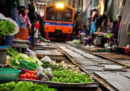 Damnoen Saduak & Maeklong treinmarkt