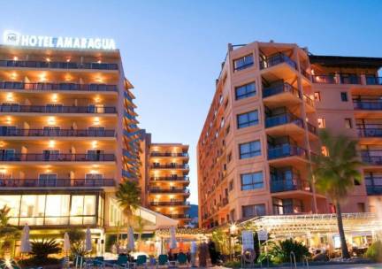 Autovakantie naar het zonnige Torremolinos! Geniet in een 4*-hotel direct aan het strand incl. ontbijt