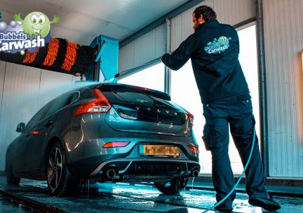 Compleet autowasprogramma bij Mr. Bubbels + evt. binnenreiniging