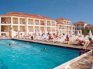 Village Inn Studios & Family Apartments