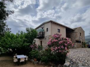 PIERIDES Suites & Studios