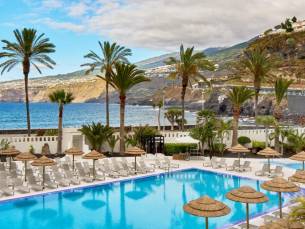 Verblijf in een 4*-hotel met BUITENZWEMBAD & nabij Playa Marti&aacute;nez op Tenerife incl. vlucht, transfer en ontbijt of o.b.v. halfpension