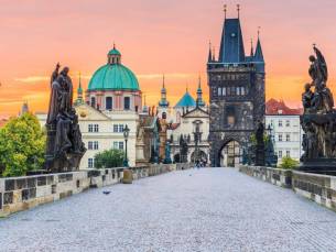 Geniet van een CITYTRIP naar de historische stad Praag ???? met CENTRAAL GELEGEN hotel en nabij het Wenceslasplein! Incl. vlucht en ontbijt + Escape Tour