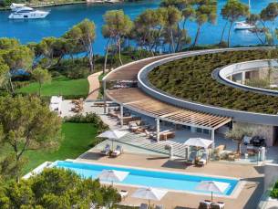Ikos Porto Petro