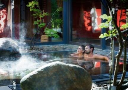 Luxe wellnessvakantie op 8.000 m&sup2; met een prachtig uitzicht over het meer