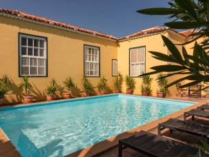 Casa Amarilla