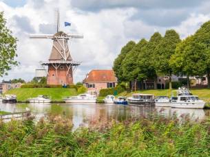 3 dagen aan de gracht in de elfstedenstad Dokkum + verblijf in familiehotel met terras aan het water + ontbijt + 2-gangendiner