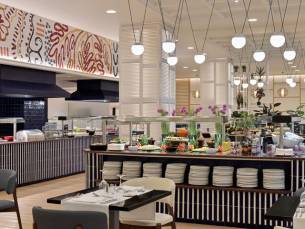 Hotel H10 Estepona Palace - logies & ontbijt