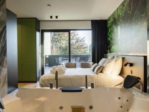 Verblijf in een LUXE SUITE nabij Dinant in de Ardennen +SPABAD & incl. ontbijt, 3-gangendiner en GRATIS parkeren!
