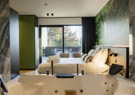 Verblijf in een LUXE SUITE nabij Dinant in de Ardennen +SPABAD & incl. ontbijt, 3-gangendiner en GRATIS parkeren!