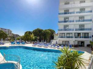 Ponz Hotel