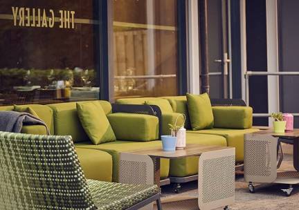 Verblijf aan het Westerpark in Amsterdam incl. ontbijt, NS treinretour en toegang tot het buitenzwembad