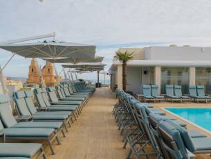 Malta in een 4*-hotel met ROOFTOP POOL met uitzicht over de Middellandse zee incl. vlucht & transfer!