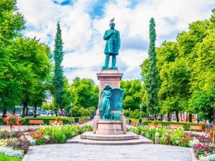 Op naar HELSINKI! ????Geniet in een CENTRAAL gelegen, 4*-hotel met ROOFTOP bar???? , met op loopafstand een tram-/metrohalte, incl. ontbijt en vlucht