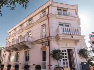 Giulia Albrgo Hotel