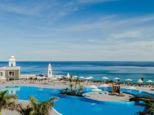 Luxe 4*- adults only hotel op het levendige Fuerteventura incl. vlucht, transfer & ontbijt of o.b.v. halfpension