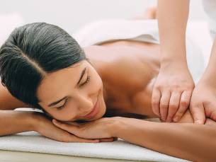 Gezichtsbehandeling of microneedling met zalm-DNA