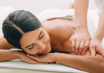 Gezichtsbehandeling of microneedling met zalm-DNA