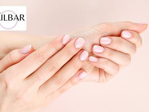 Manicurebehandeling + BIAB of acrylnagels + gellak