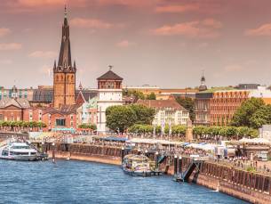 TOPLOCATIE ???? In het trendy Pempelfort: Gelegen in het hart van een van de gezelligste wijken van D&uuml;sseldorf incl. ontbijt