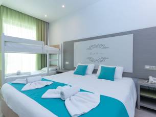 Hotel Nicholas Color